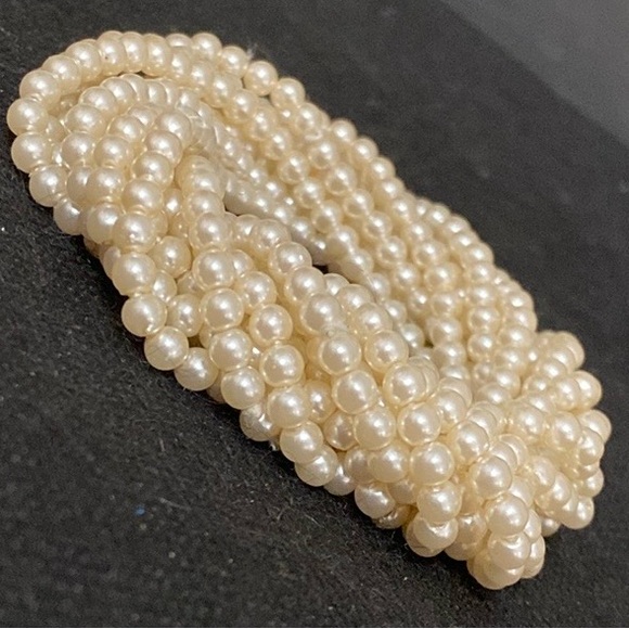 Vintage 1” Twisted expandable Tiny pearl bracelet/cuff - Picture 2 of 6